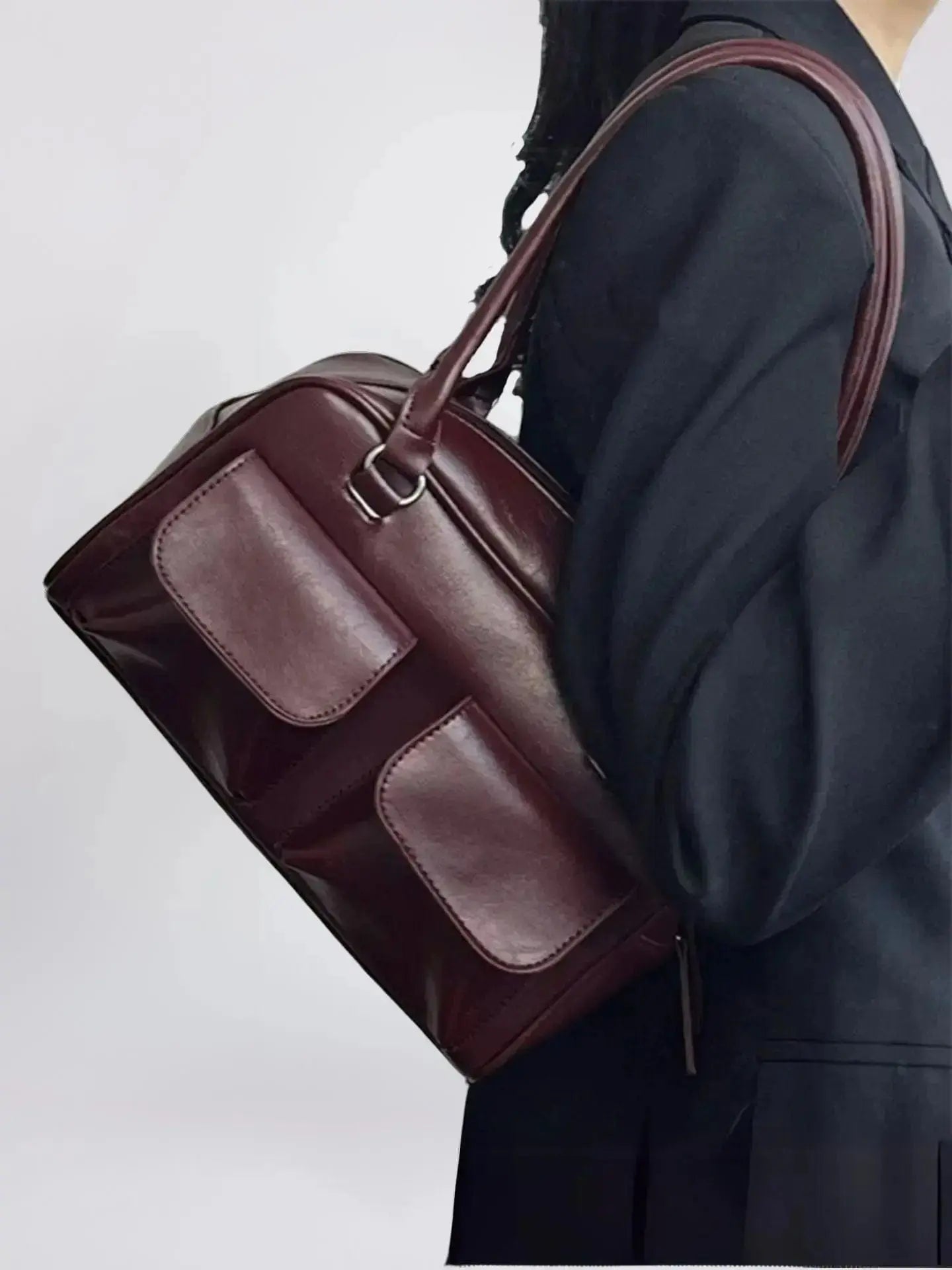 Vivienne Sleek Leather Carry